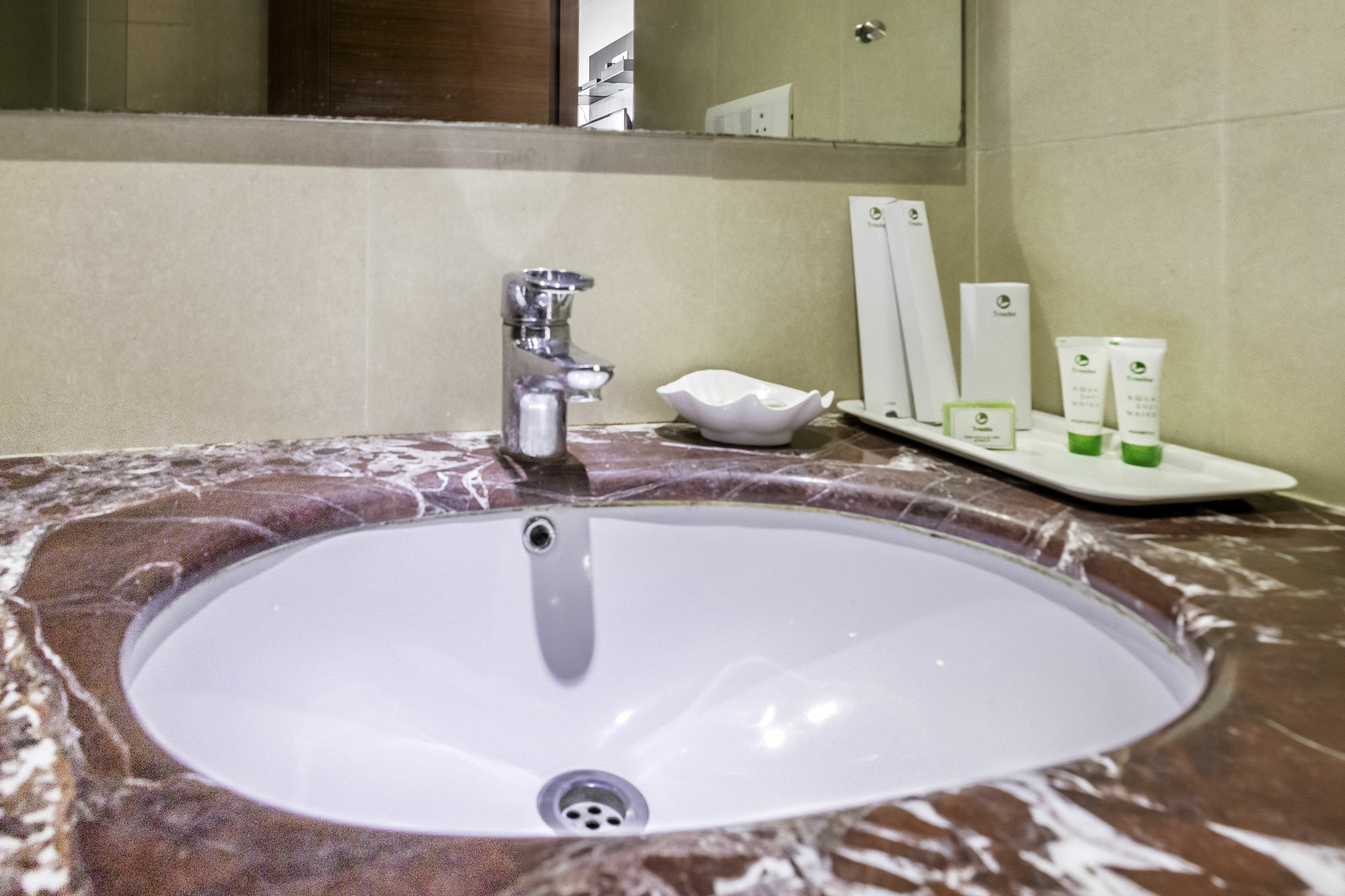 Treebo Trend J'S Five Two Boutique Hotel Chennai Exterior photo