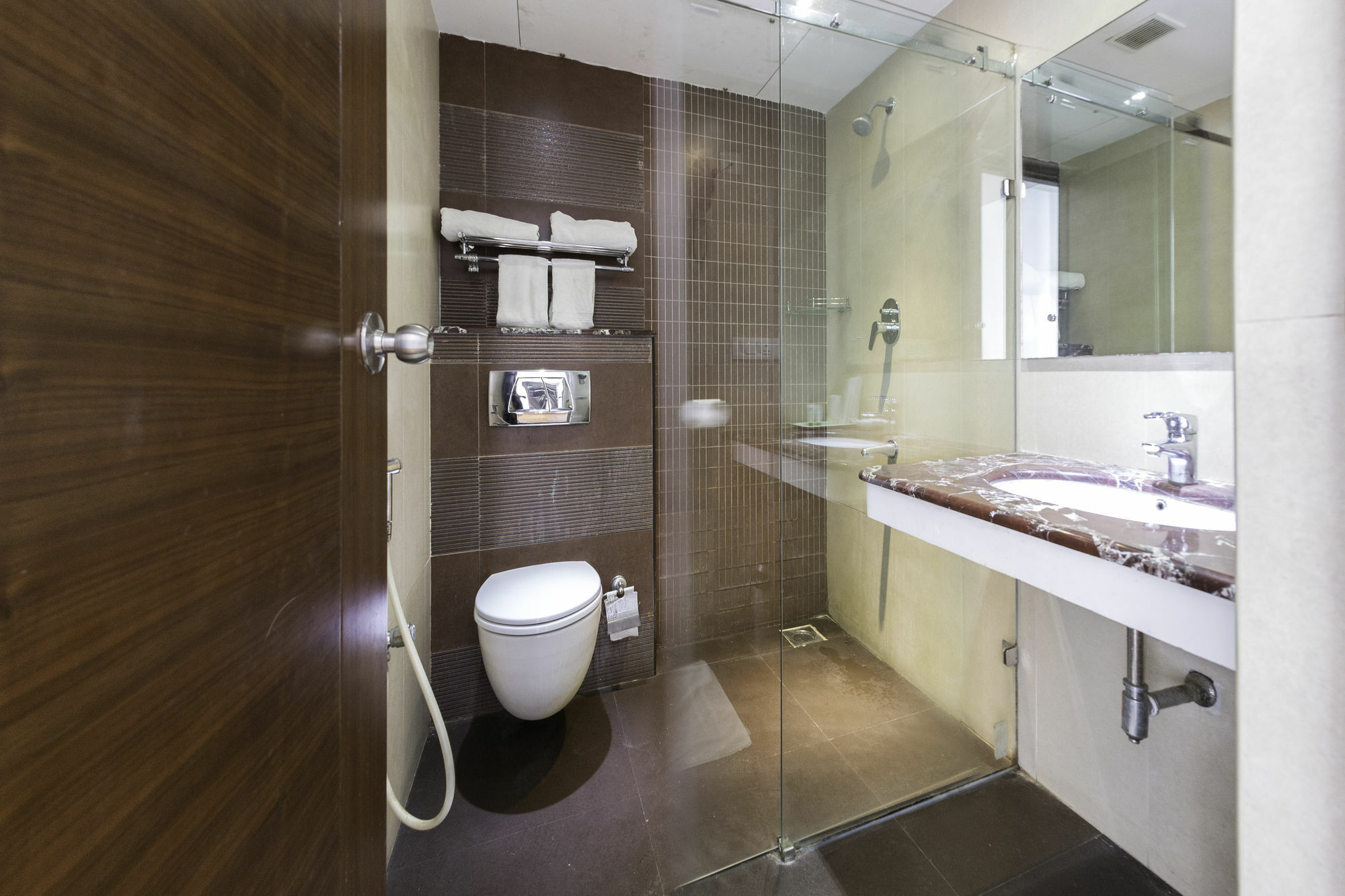 Treebo Trend J'S Five Two Boutique Hotel Chennai Exterior photo