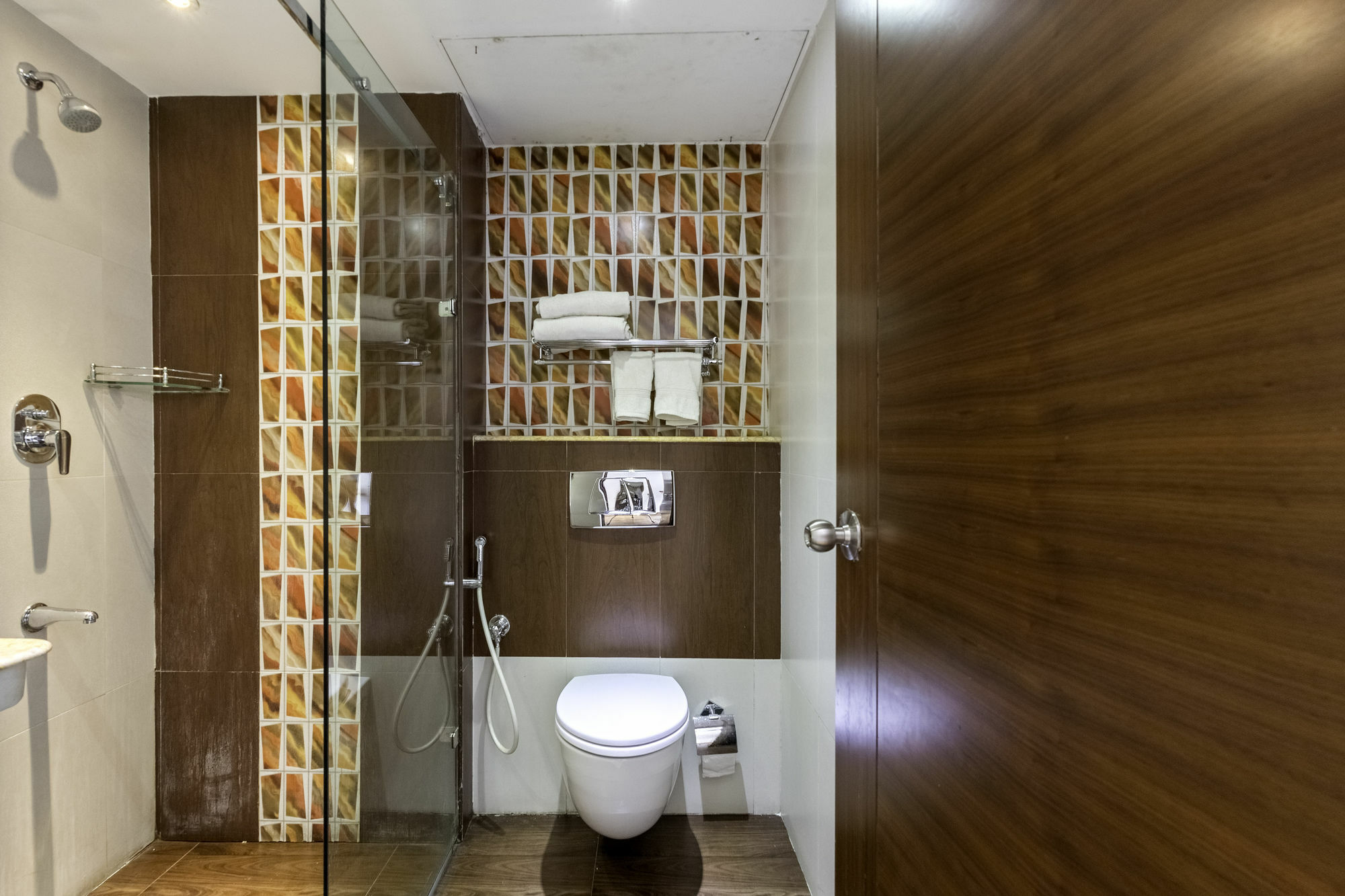Treebo Trend J'S Five Two Boutique Hotel Chennai Exterior photo