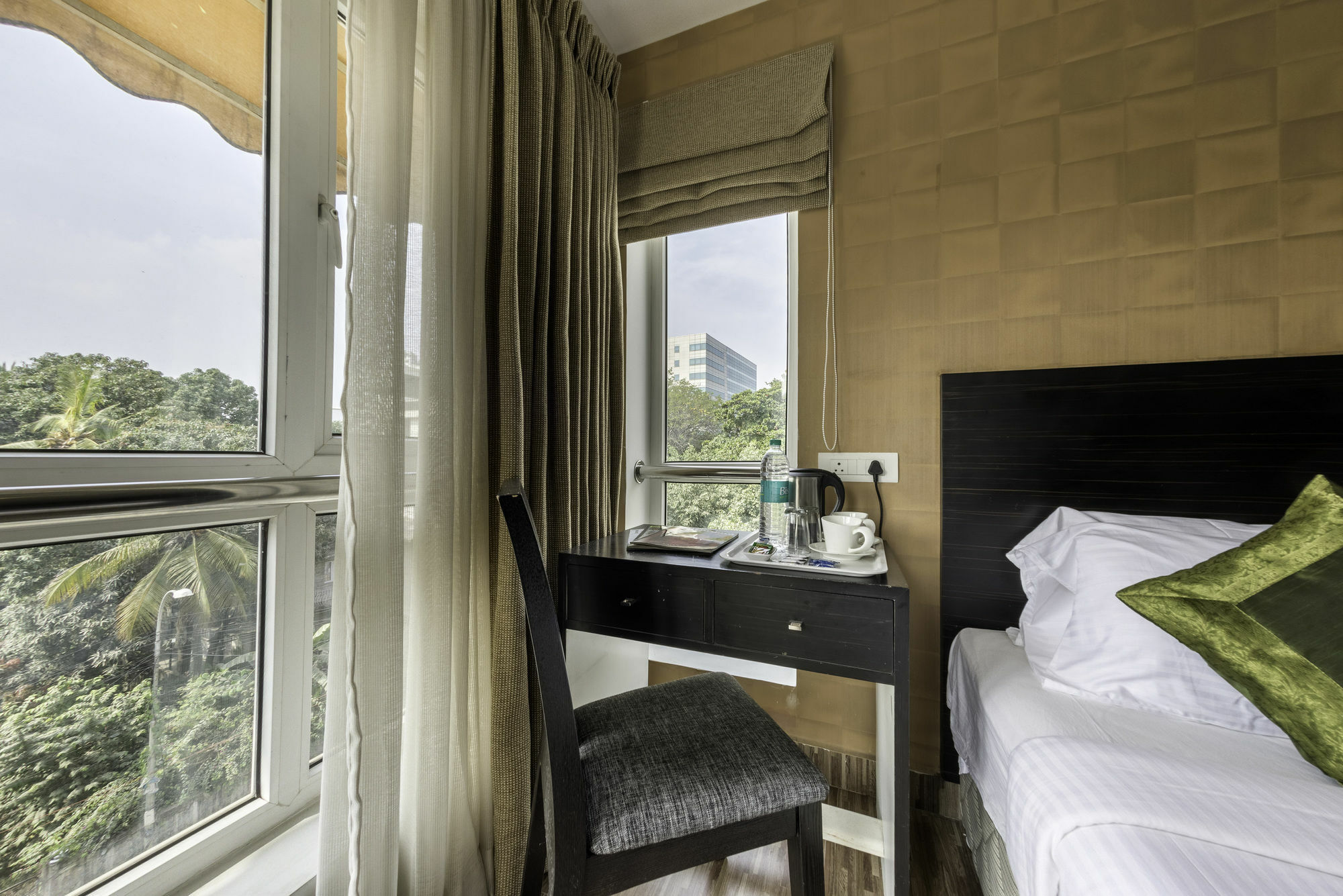 Treebo Trend J'S Five Two Boutique Hotel Chennai Exterior photo