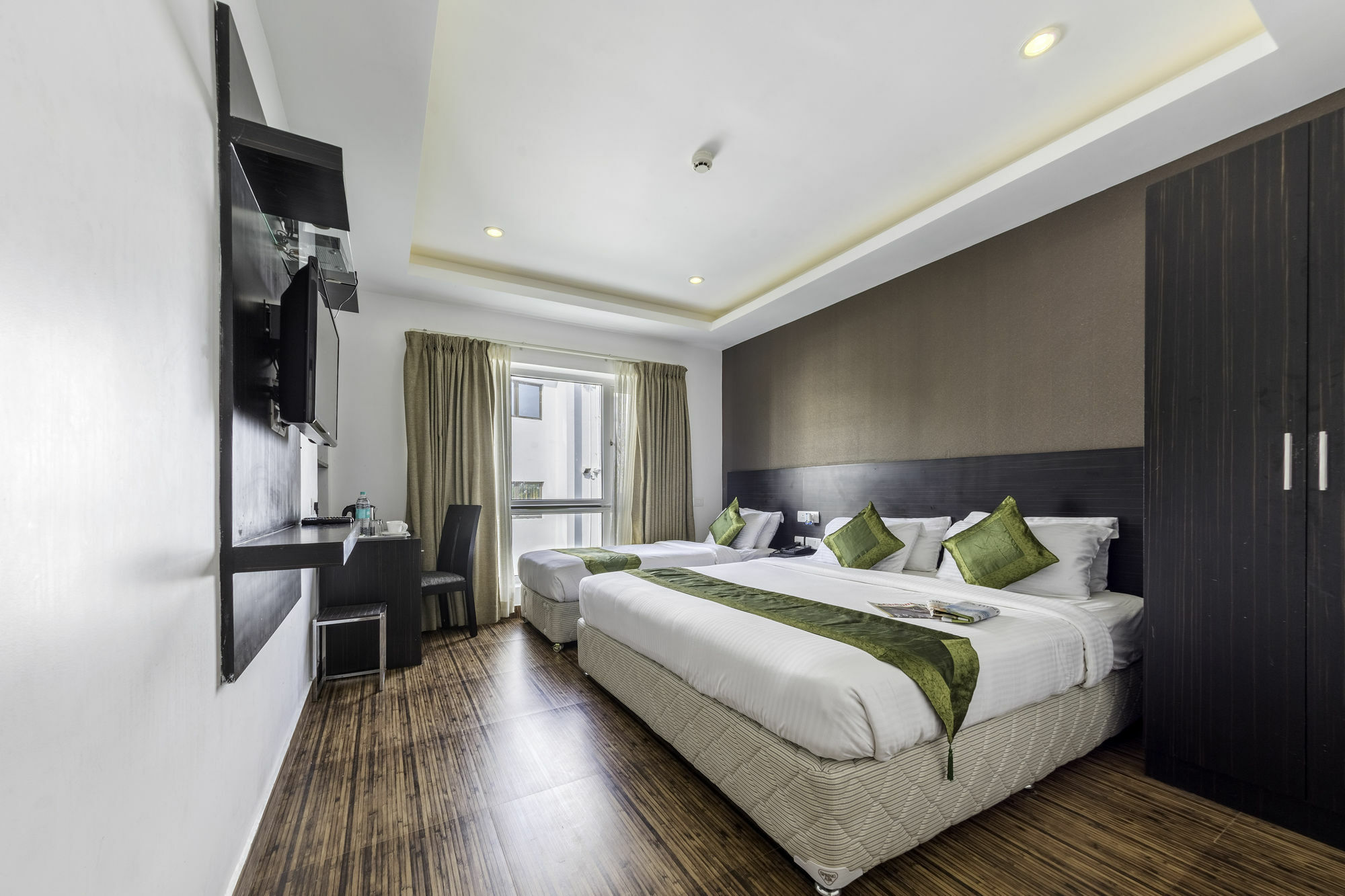 Treebo Trend J'S Five Two Boutique Hotel Chennai Exterior photo